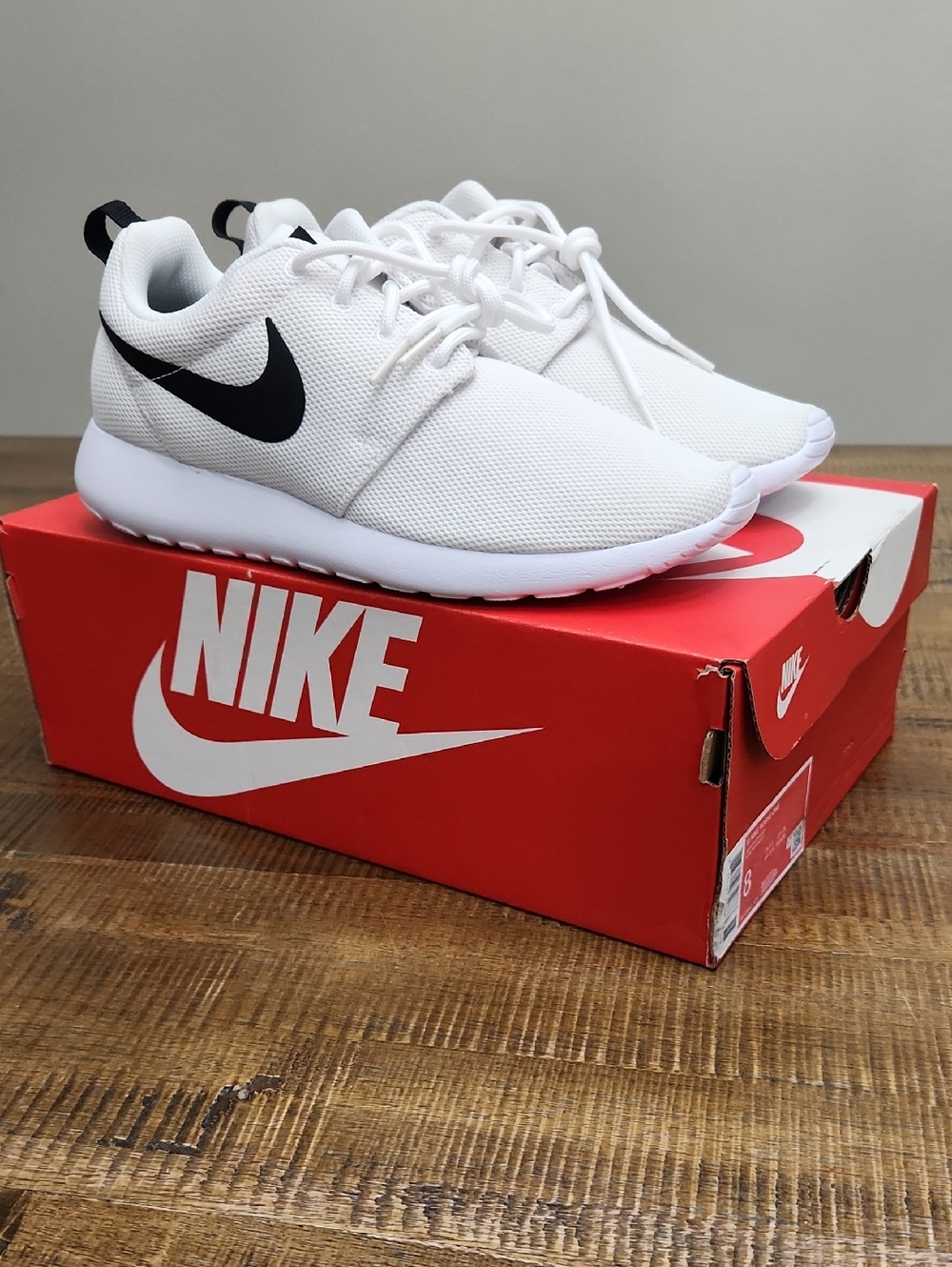 Nike ROSHE ONE Womens Size 8